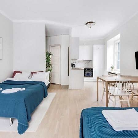 Wehost Modern Scandinavian Studio In Trendy Kallio Хельсинки Экстерьер фото