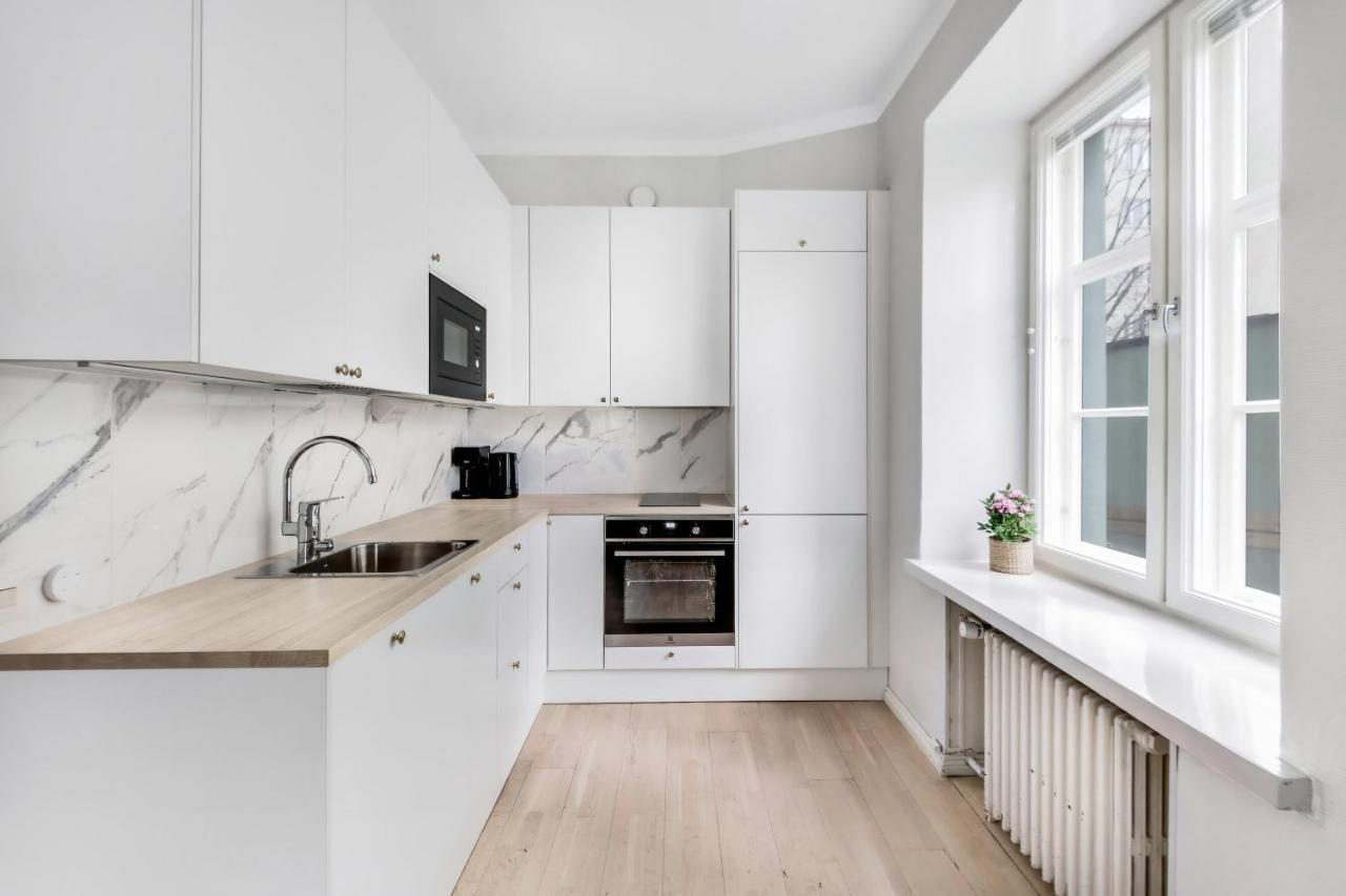 Wehost Modern Scandinavian Studio In Trendy Kallio Хельсинки Экстерьер фото