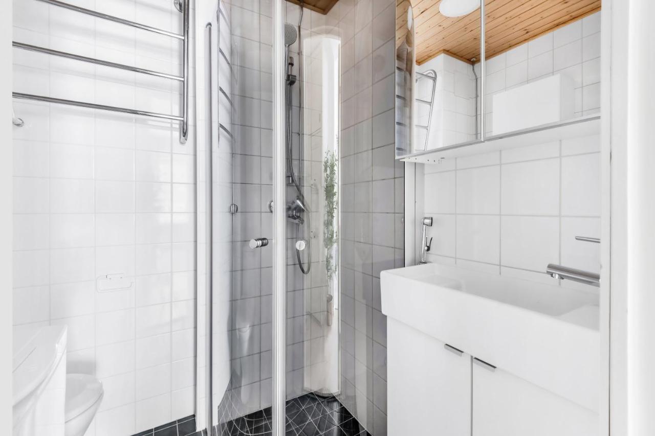 Wehost Modern Scandinavian Studio In Trendy Kallio Хельсинки Экстерьер фото
